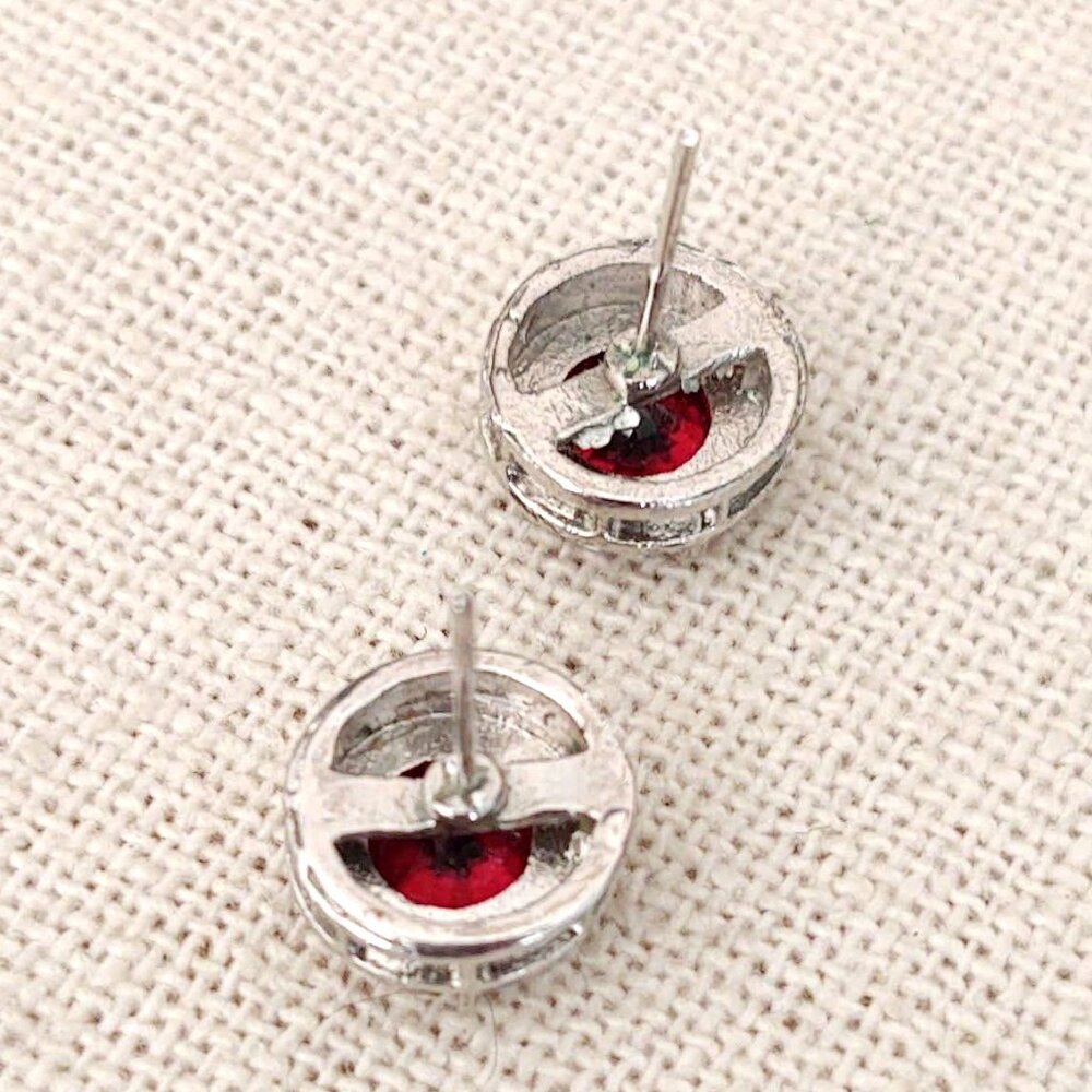 Faux ruby and diamond stud earrings - Picture 5 of 9